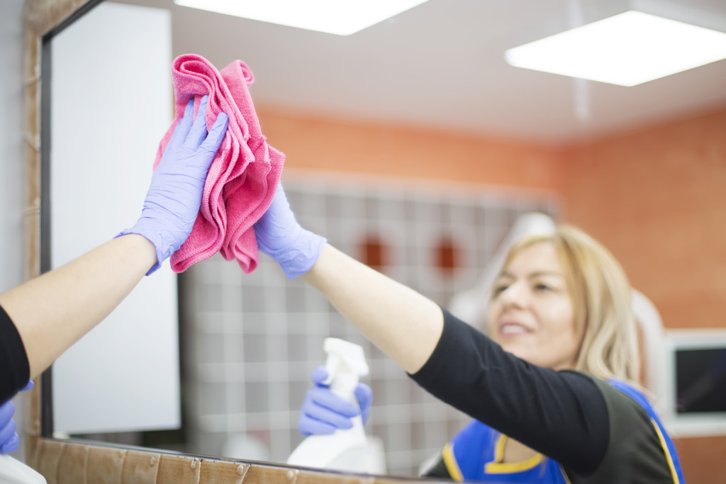 Restaurant Cleaner London beck and call